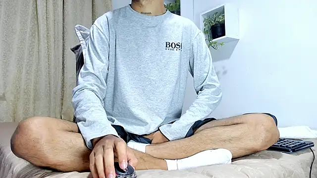 Snapshot of Aronxxs chatting on 03/03/25, 10:17 Aronxxs online show from 03/03/25, 10:17