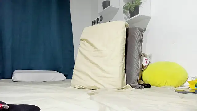 Snapshot of Aronxxs chatting on 09/09/25, 10:37 Aronxxs online show from 09/09/25, 10:37