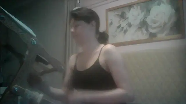 Snapshot of SunElizabeth chatting on 04/06/26, 01:58 SunElizabeth online show from 04/06/26, 01:58