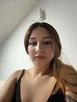 Snapshot of Mon_Cherry chatting on 03/25/26, 12:38 Mon Cherry online show from 03/25/26, 12:38