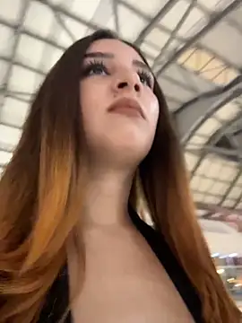 Snapshot of Mon_Cherry chatting on 03/28/26, 01:05 Mon Cherry online show from 03/28/26, 01:05