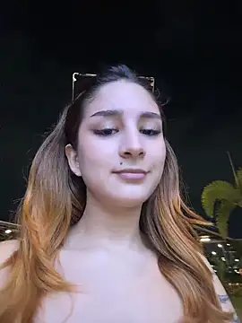 Snapshot of Mon_Cherry chatting on 04/01/26, 01:28 Mon Cherry online show from 04/01/26, 01:28