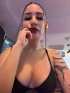 Snapshot of Mon_Cherry chatting on 04/30/26, 01:23 Mon Cherry online show from 04/30/26, 01:23