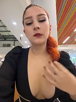 Snapshot of Mon_Cherry chatting on 05/31/26, 01:47 Mon Cherry online show from 05/31/26, 01:47