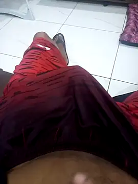 Snapshot of Seductiveblack chatting on 10/04/25, 09:40 Seductiveblack online show from 10/04/25, 09:40