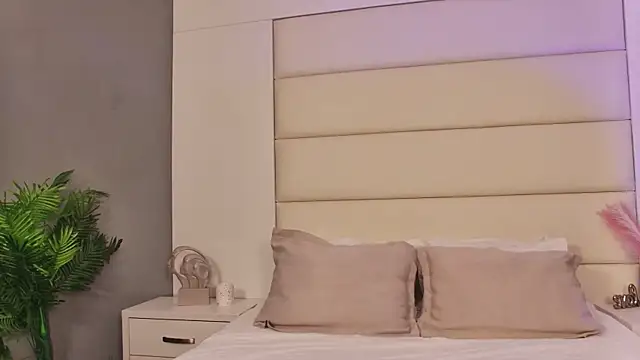 LunaWills  online show from 09/15/25, 04:23