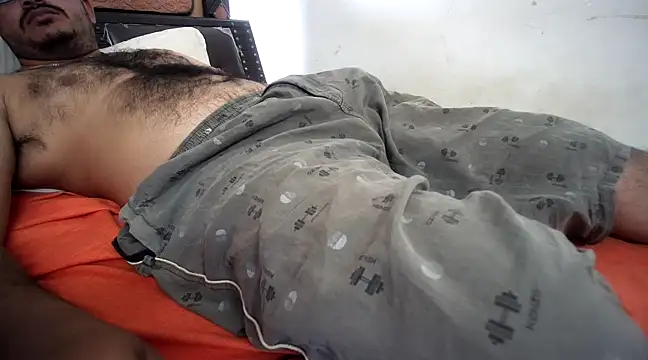 Snapshot of naughtymike0007 chatting on 01/19/25, 09:01 naughtymike0007 online show from 01/19/25, 09:01