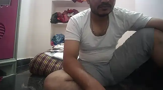 Snapshot of naughtymike0007 chatting on 03/22/25, 02:58 naughtymike0007 online show from 03/22/25, 02:58