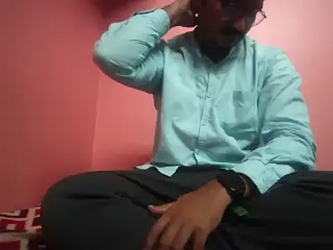 Snapshot of naughtymike0007 chatting on 11/22/25, 01:21 naughtymike0007 online show from 11/22/25, 01:21