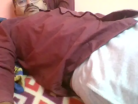 Snapshot of naughtymike0007 chatting on 12/19/25, 02:18 naughtymike0007 online show from 12/19/25, 02:18