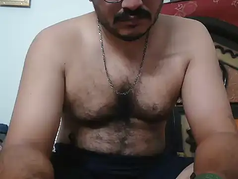 Snapshot of naughtymike0007 chatting on 05/02/26, 03:50 naughtymike0007 online show from 05/02/26, 03:50