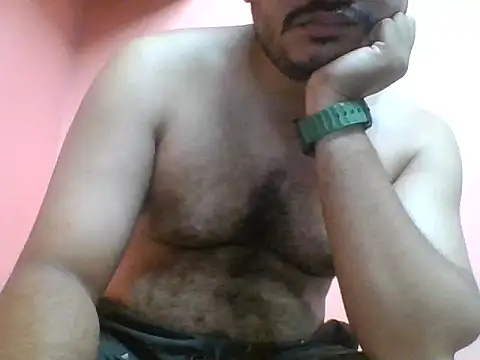 Snapshot of naughtymike0007 chatting on 06/01/26, 12:01 naughtymike0007 online show from 06/01/26, 12:01