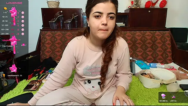 Snapshot of Anasunshine12 chatting on 10/20/25, 01:50 Anasunshine12 online show from 10/20/25, 01:50