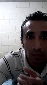 Snapshot of EIGUAP00 chatting on 01/09/25, 04:17 EIGUAP00 online show from 01/09/25, 04:17