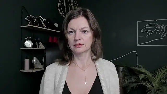 VivianWILD online show from 10/29/25, 07:32