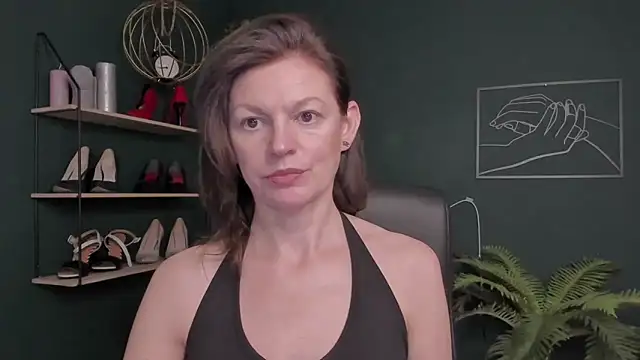 VivianWILD online show from 11/11/25, 12:16