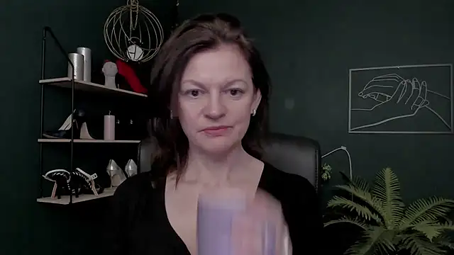 Snapshot of VivianWILD chatting on 01/16/26, 06:50 VivianWILD online show from 01/16/26, 06:50