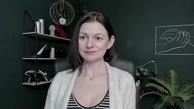 Snapshot of VivianWILD chatting on 02/10/26, 07:07 VivianWILD online show from 02/10/26, 07:07