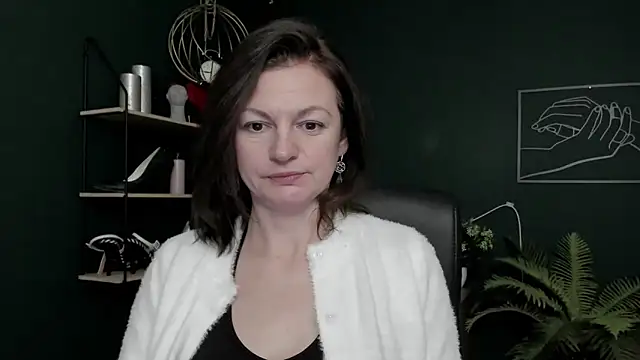 Snapshot of VivianWILD chatting on 02/16/26, 07:59 VivianWILD online show from 02/16/26, 07:59