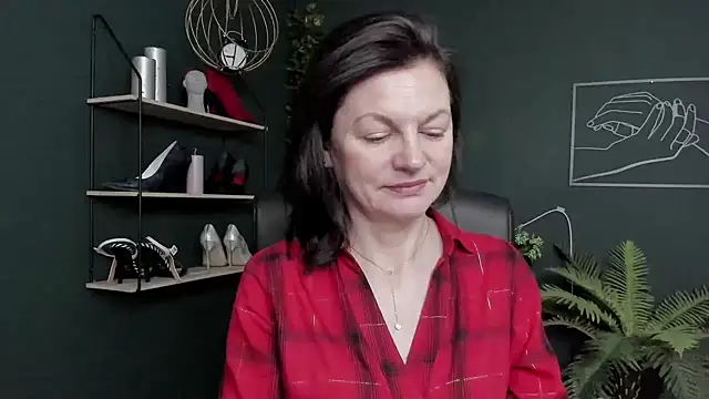 Snapshot of VivianWILD chatting on 02/24/26, 07:39 VivianWILD online show from 02/24/26, 07:39