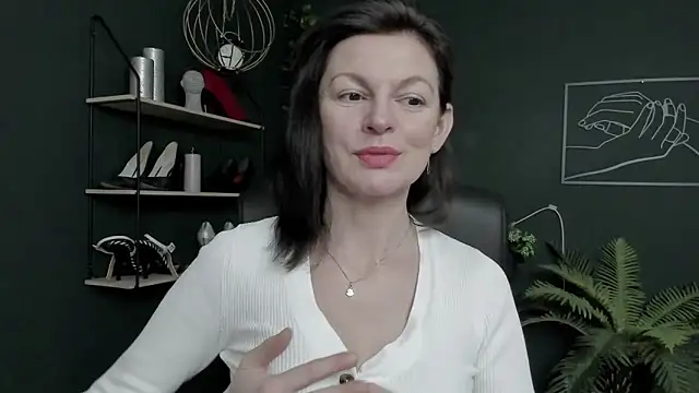 Snapshot of VivianWILD chatting on 02/26/26, 07:40 VivianWILD online show from 02/26/26, 07:40