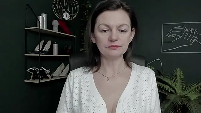 Snapshot of VivianWILD chatting on 02/28/26, 06:58 VivianWILD online show from 02/28/26, 06:58