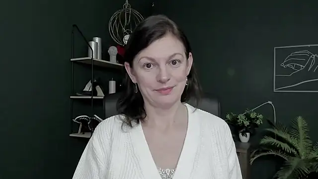 Snapshot of VivianWILD chatting on 03/23/26, 06:50 VivianWILD online show from 03/23/26, 06:50