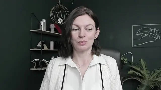 Snapshot of VivianWILD chatting on 04/14/26, 06:08 VivianWILD online show from 04/14/26, 06:08