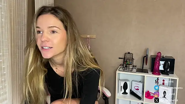 lucie mehott online show from 09/25/25, 07:23