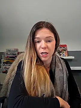 Snapshot of lucie_mehott chatting on 12/03/25, 09:29 lucie mehott online show from 12/03/25, 09:29