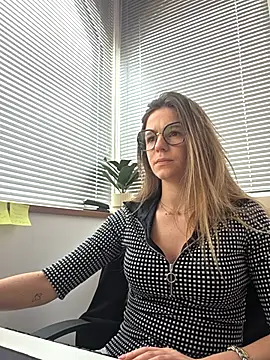 Snapshot of lucie_mehott chatting on 02/20/26, 09:54 lucie mehott online show from 02/20/26, 09:54