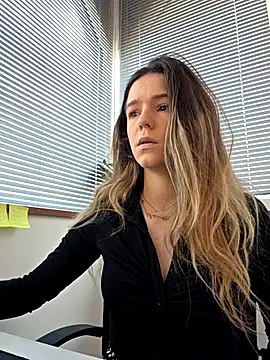 Snapshot of lucie_mehott chatting on 02/24/26, 10:46 lucie mehott online show from 02/24/26, 10:46