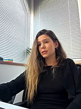 Snapshot of lucie_mehott chatting on 03/09/26, 10:19 lucie mehott online show from 03/09/26, 10:19