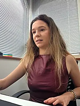 Snapshot of lucie_mehott chatting on 03/11/26, 10:21 lucie mehott online show from 03/11/26, 10:21