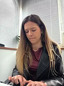 Snapshot of lucie_mehott chatting on 03/16/26, 09:13 lucie mehott online show from 03/16/26, 09:13