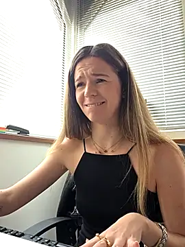 Snapshot of lucie_mehott chatting on 03/30/26, 08:26 lucie mehott online show from 03/30/26, 08:26