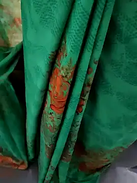 Snapshot of Januhot18 chatting on 12/20/24, 11:21 Januhot18 online show from 12/20/24, 11:21