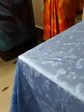 Snapshot of Januhot18 chatting on 12/21/24, 04:41 Januhot18 online show from 12/21/24, 04:41