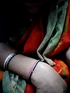 Snapshot of Januhot18 chatting on 01/05/25, 07:39 Januhot18 online show from 01/05/25, 07:39