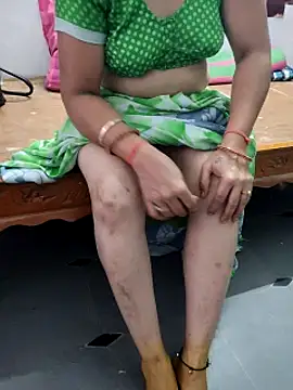 Snapshot of Januhot18 chatting on 02/27/25, 07:23 Januhot18 online show from 02/27/25, 07:23