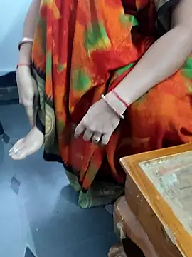 Snapshot of Januhot18 chatting on 02/28/25, 09:36 Januhot18 online show from 02/28/25, 09:36