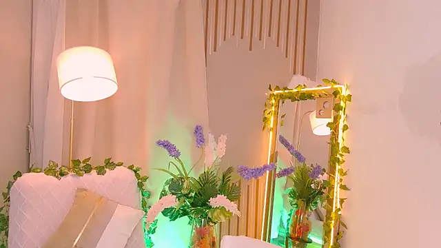 Snapshot of Miss_ash chatting on 02/17/25, 11:42 Miss ash online show from 02/17/25, 11:42