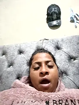 Snapshot of Giselabrunette25 chatting on 05/07/26, 04:51 Giselabrunette25 online show from 05/07/26, 04:51