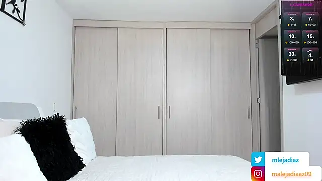 MalejaDiaz  online show from 02/01/25, 03:28