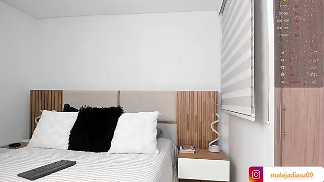 MalejaDiaz  online show from 02/18/26, 08:49