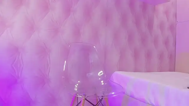 Hilary-banks online show from 02/28/25, 04:43