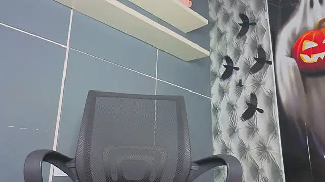 Hilary-banks online show from 10/13/25, 05:18