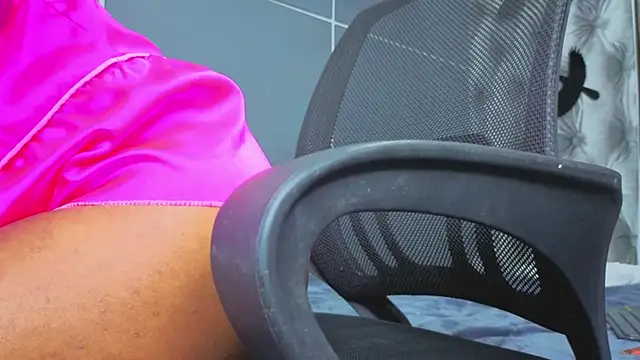 Hilary-banks online show from 10/24/25, 04:53