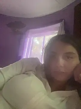 Snapshot of itzcheyduh chatting on 10/08/25, 11:13 itzcheyduh online show from 10/08/25, 11:13