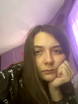 Snapshot of itzcheyduh chatting on 10/13/25, 08:53 itzcheyduh online show from 10/13/25, 08:53